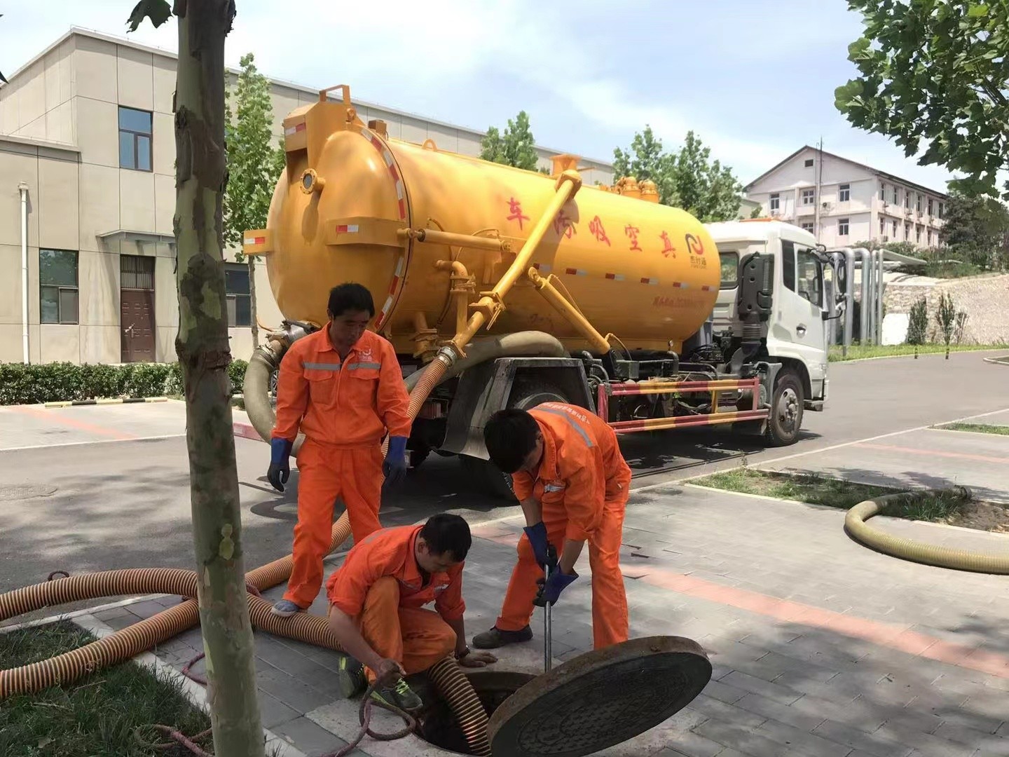 德保化粪池清理与5-8吨吸粪车施工效率分析